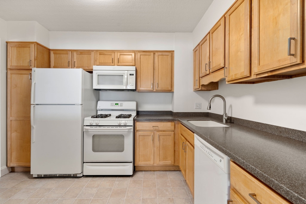 1500 Worcester Rd # 218