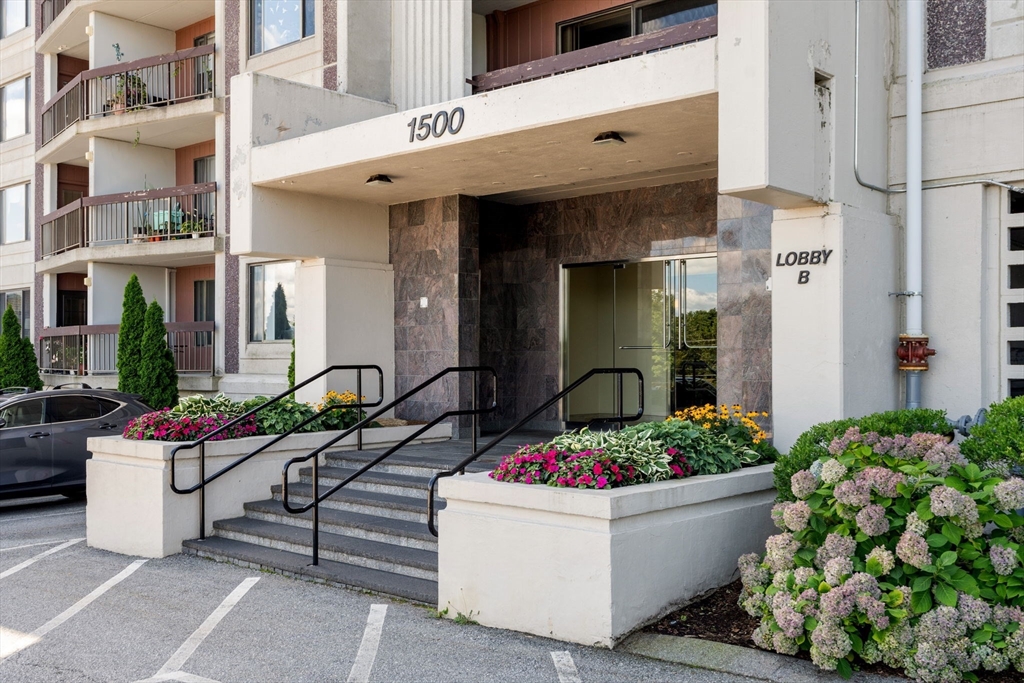 1500 Worcester Rd # 218