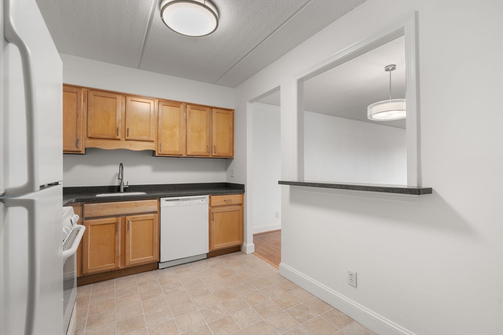 1500 Worcester Rd # 218