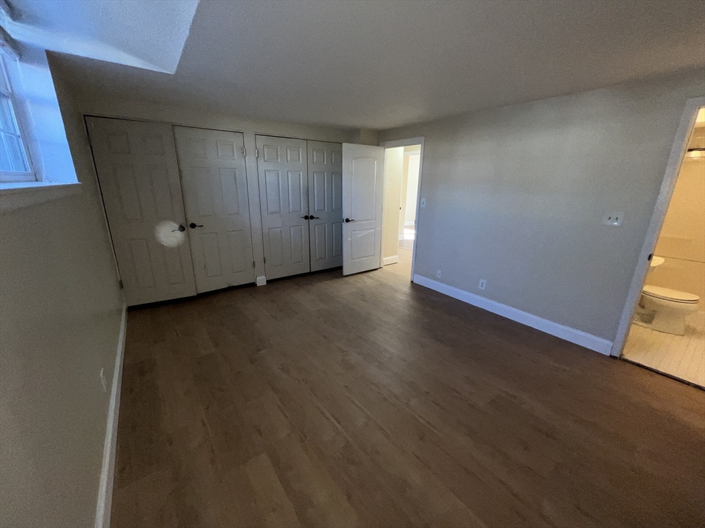 140 Lake Shore Rd # 2B