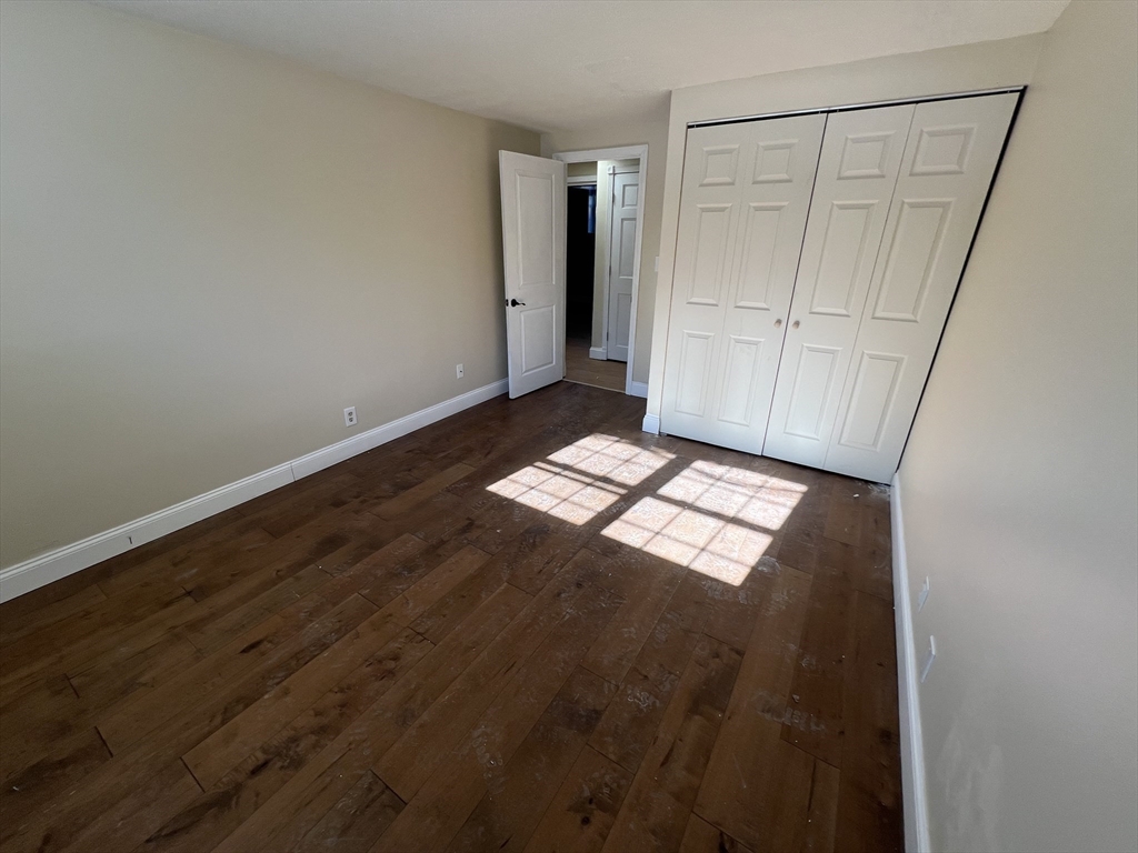 140 Lake Shore Rd # 2B