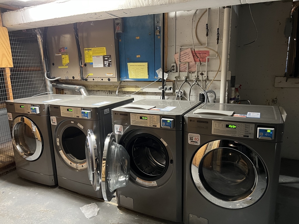 140 Lake Shore Rd # 2B