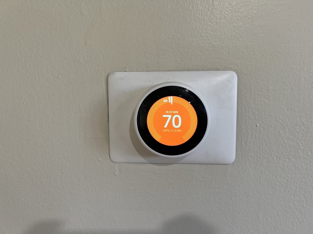 140 Lake Shore Rd # 2B