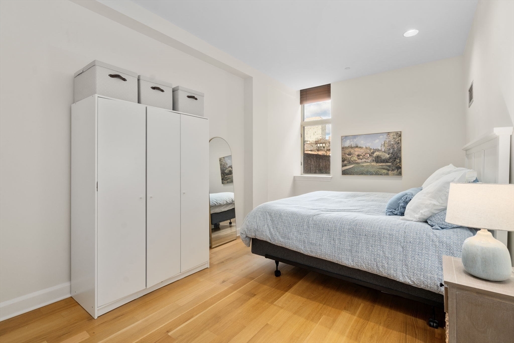 2 Clarendon Street # 208