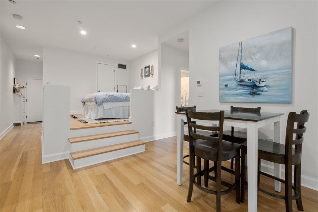 2 Clarendon Street # 208