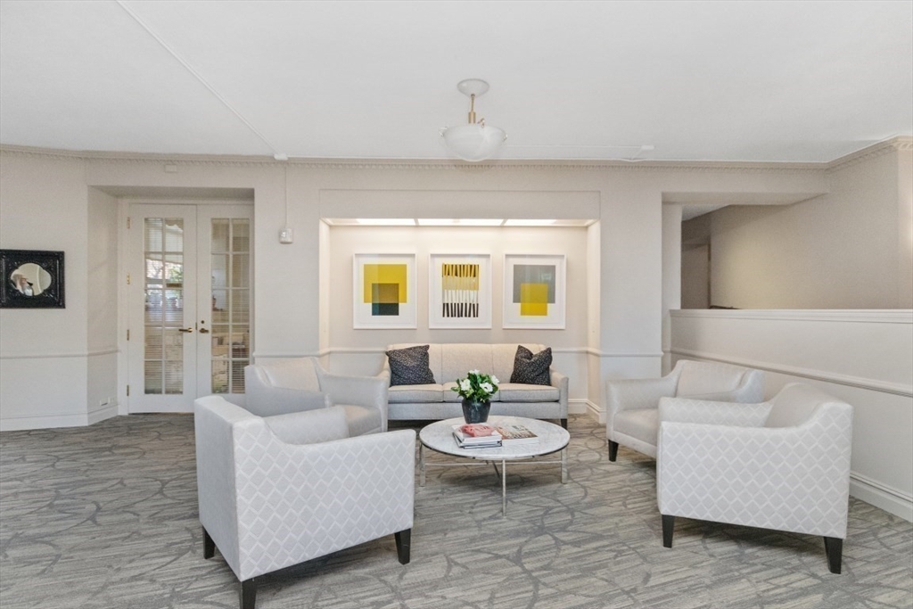 280 Boylston St # 1001