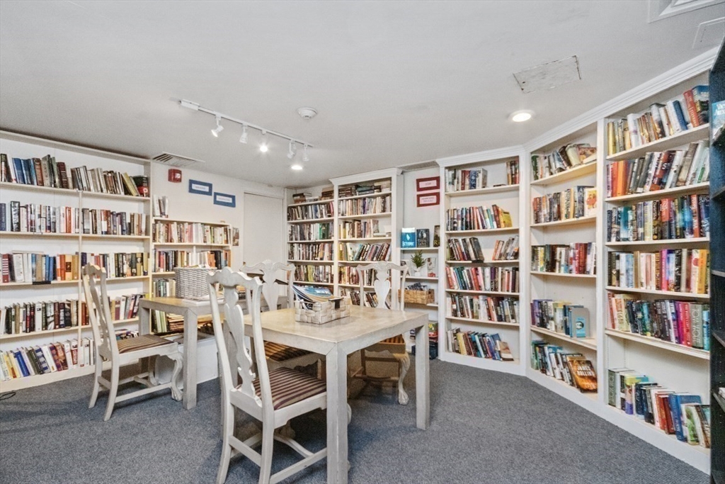 280 Boylston St # 1001