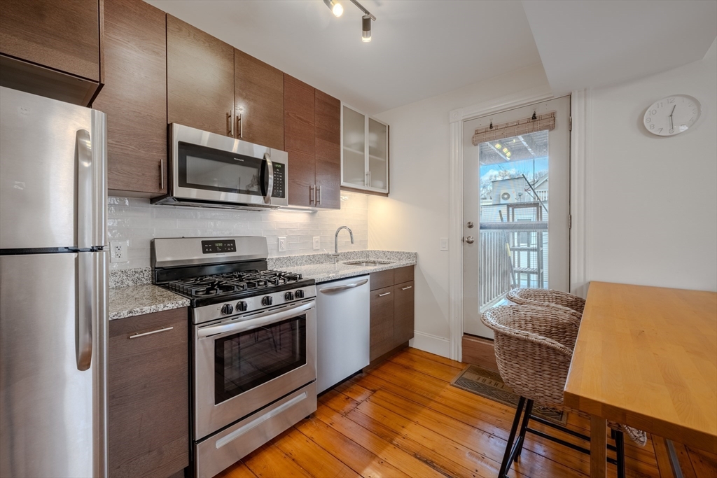 20 Porter St # 2