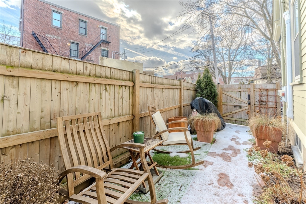 20 Porter St # 2