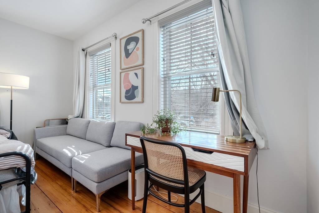 20 Porter St # 2