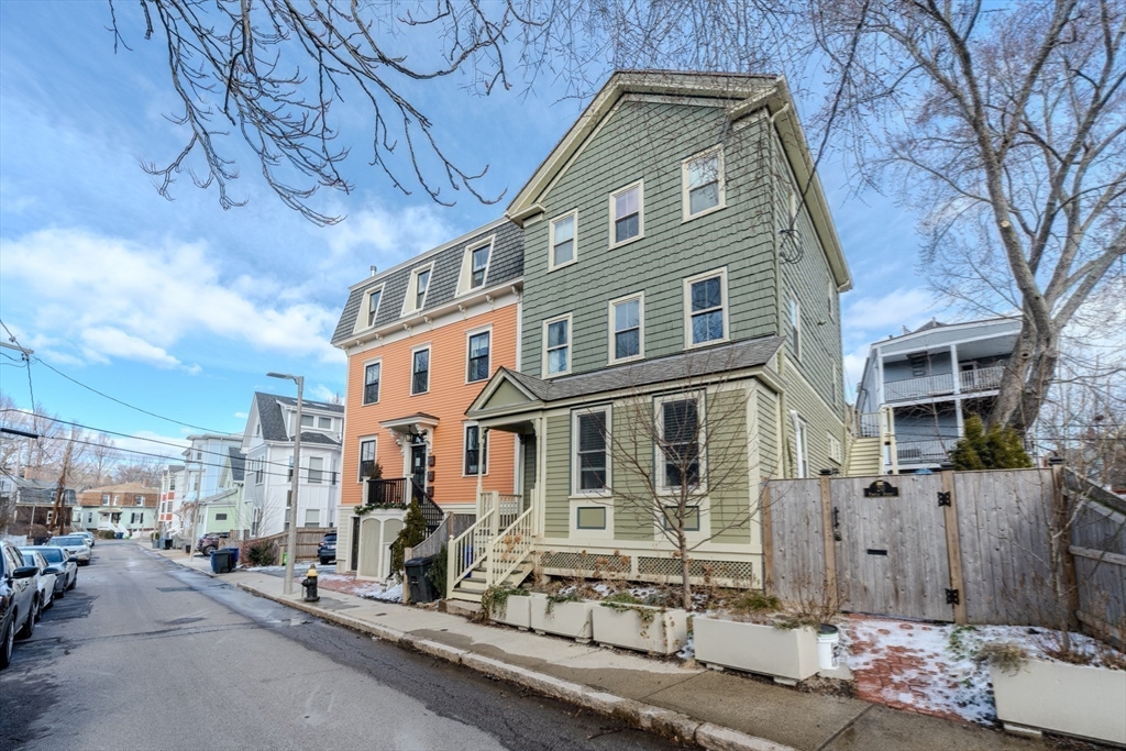 20 Porter St # 2
