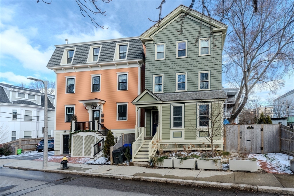 20 Porter St # 2