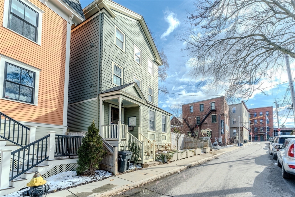 20 Porter St # 2