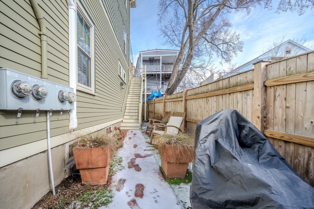 20 Porter St # 2