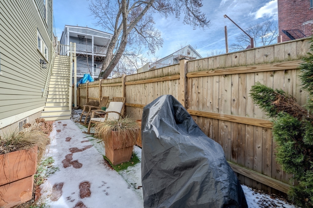 20 Porter St # 2