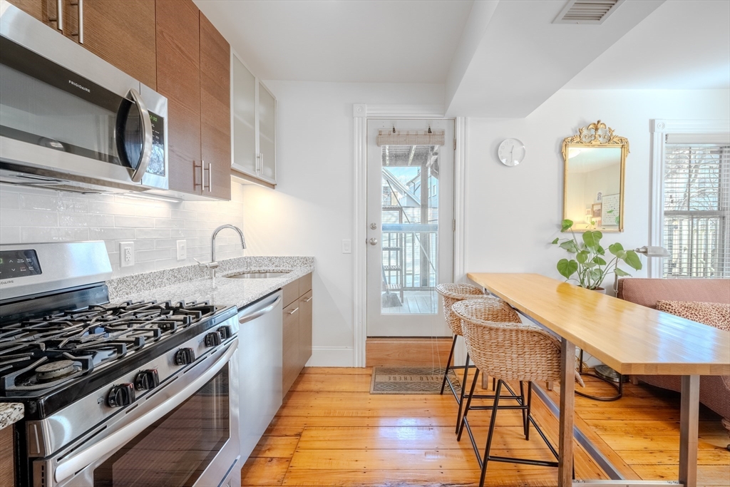 20 Porter St # 2