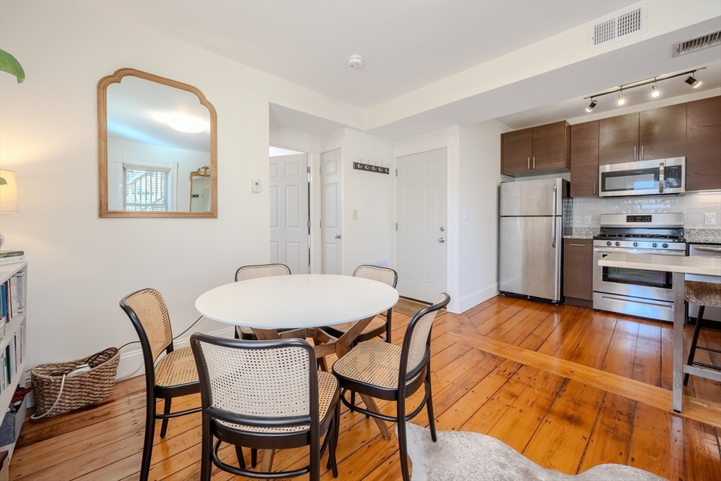20 Porter St # 2