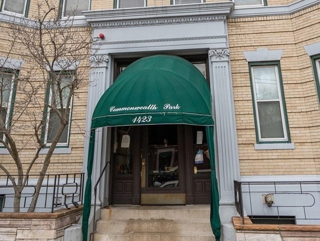 1423 Commonwealth Ave # 202