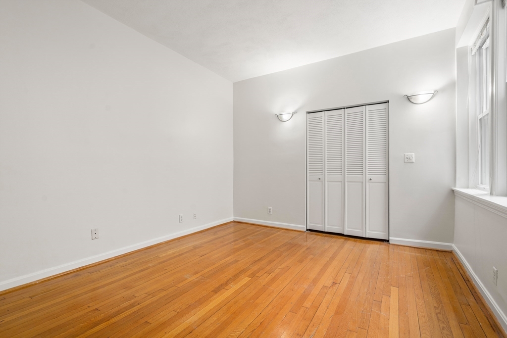 1423 Commonwealth Ave # 202