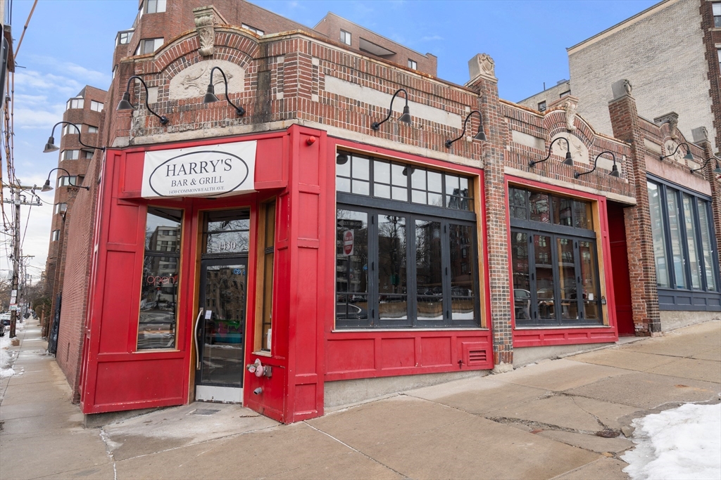 1423 Commonwealth Ave # 202