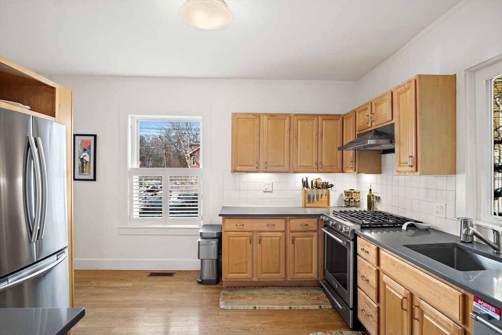 172 Fayerweather St # 1