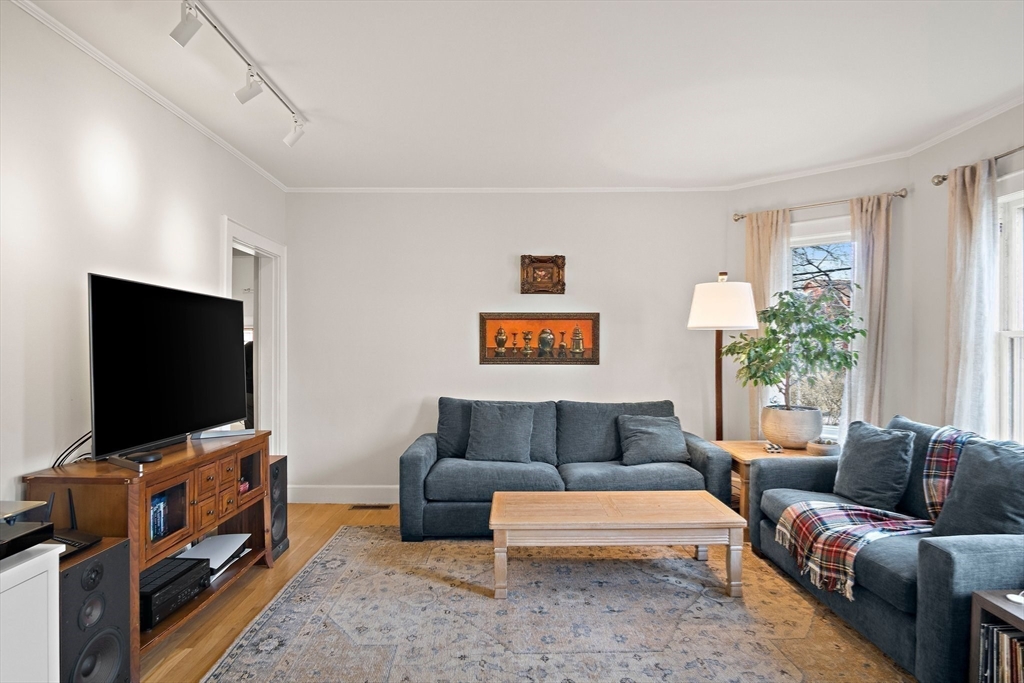 172 Fayerweather St # 1
