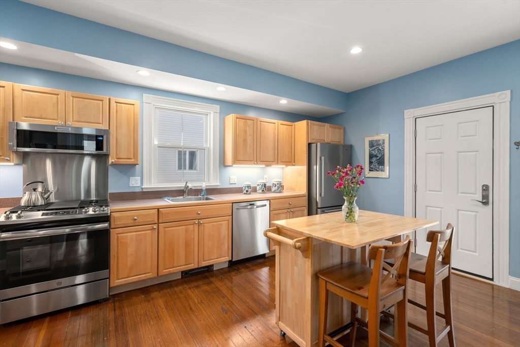 122 Davis Ave # 2