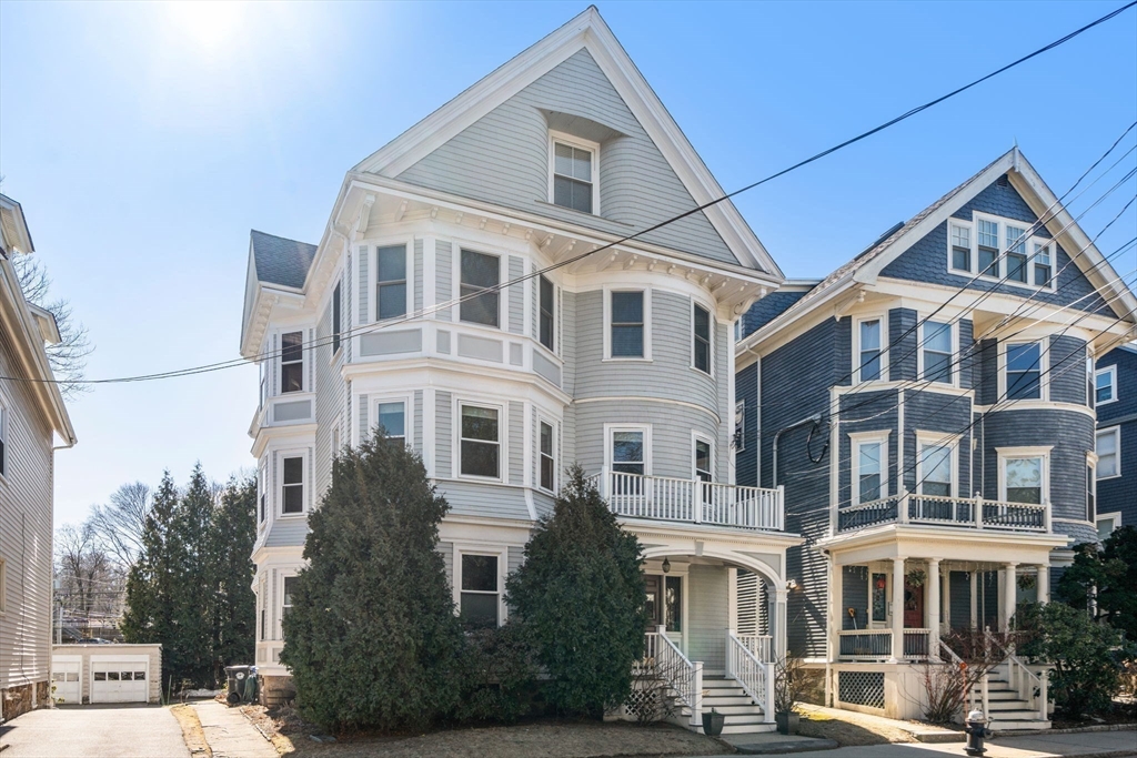 122 Davis Ave # 2