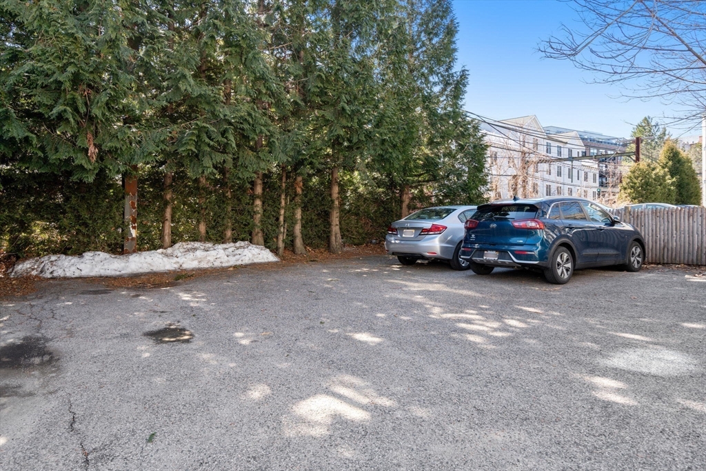 122 Davis Ave # 2