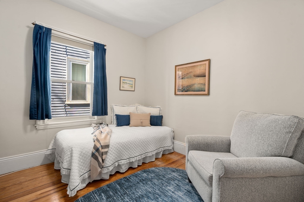 122 Davis Ave # 2