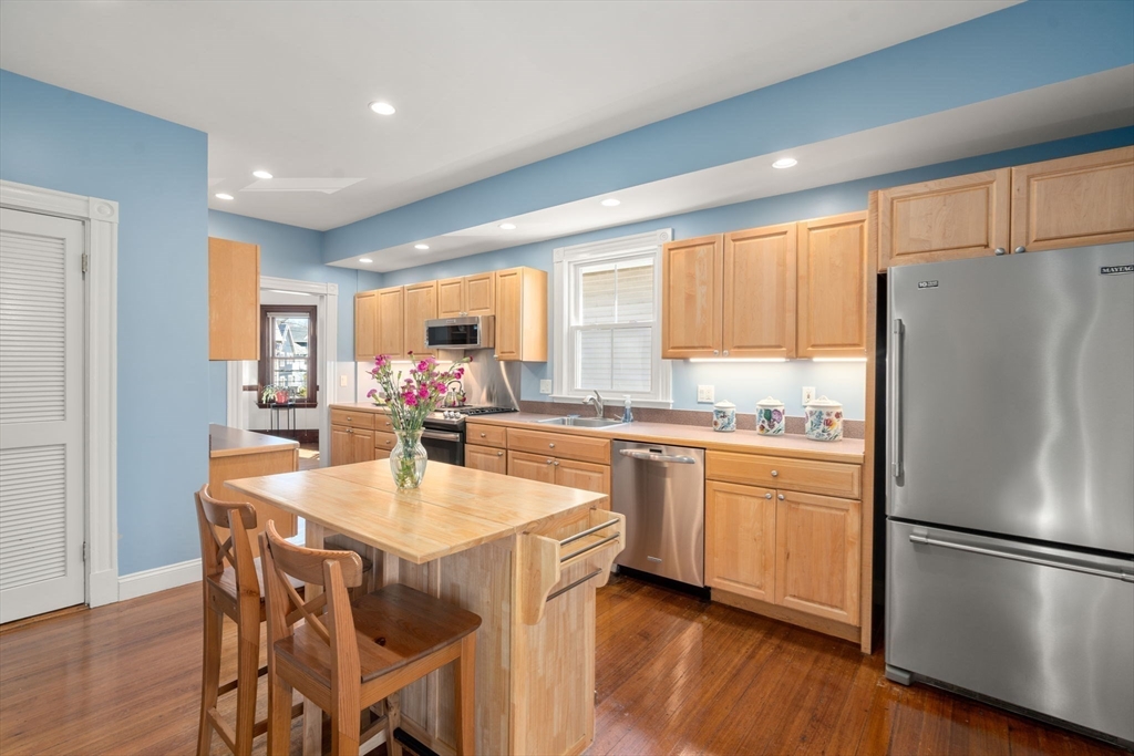 122 Davis Ave # 2