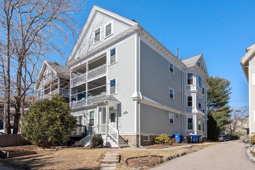 122 Davis Ave # 2