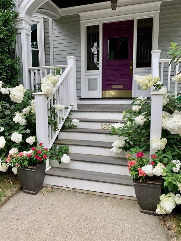 122 Davis Ave # 2