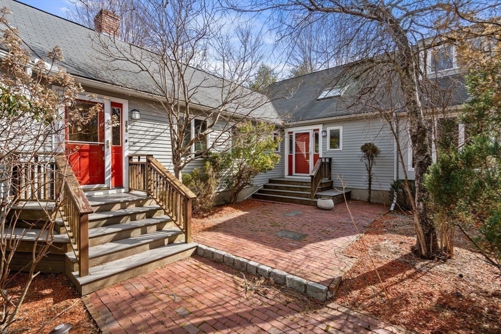 198 River Rd
