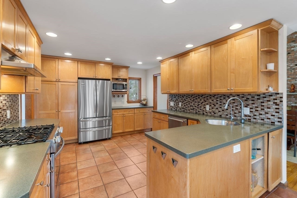 198 River Rd