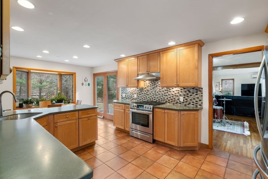 198 River Rd