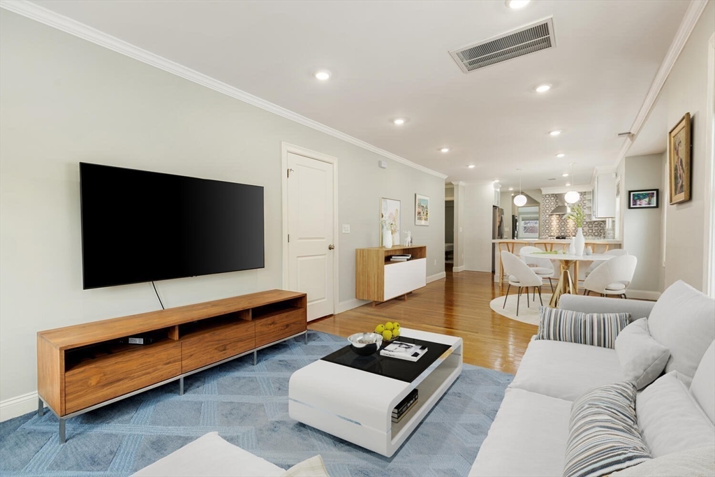 49 Albion Street # 2