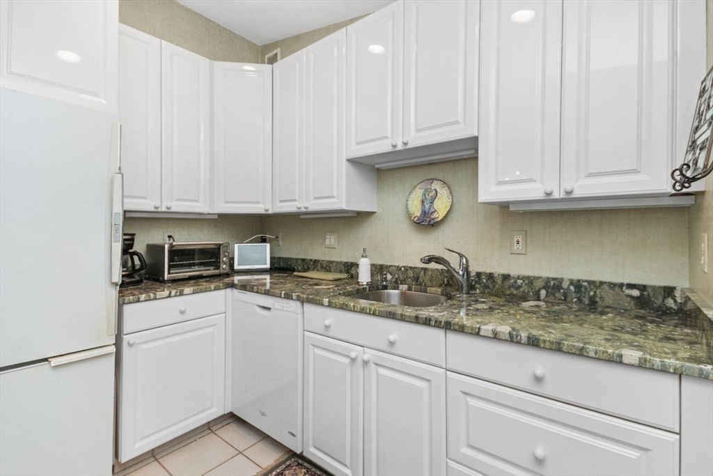 55 Broadlawn Park # 11B