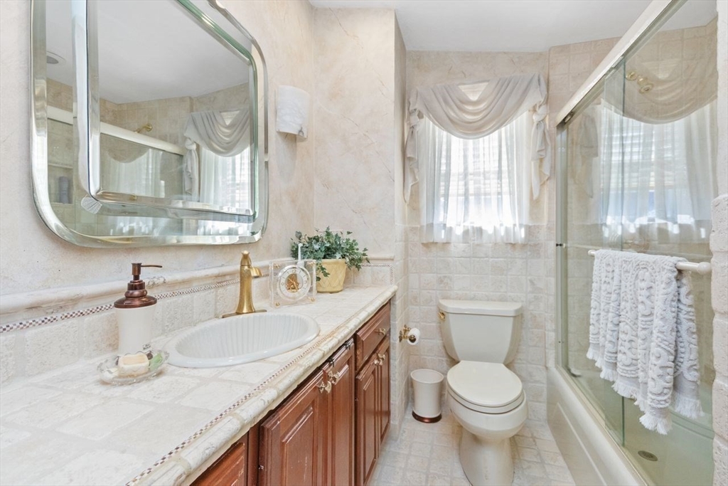 55 Broadlawn Park # 11B