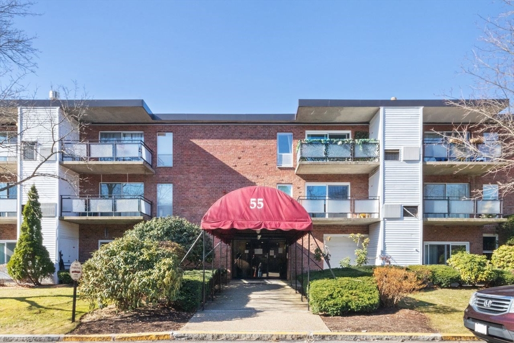 55 Broadlawn Park # 11B