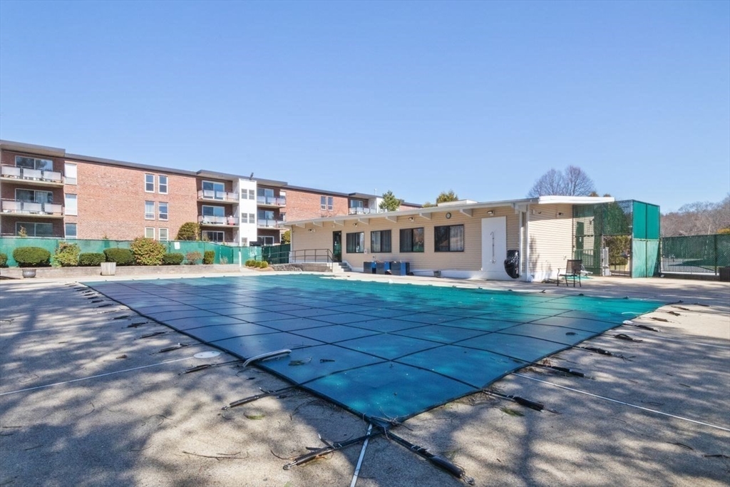 55 Broadlawn Park # 11B