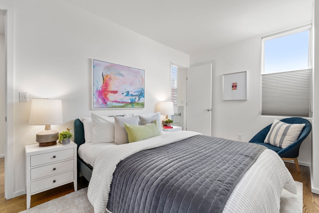 409 E 1st St # 409