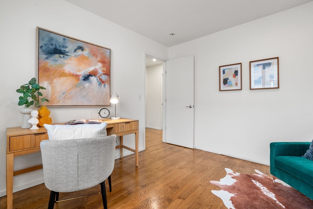 409 E 1st St # 409