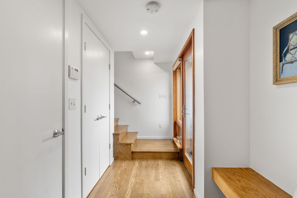409 E 1st St # 409