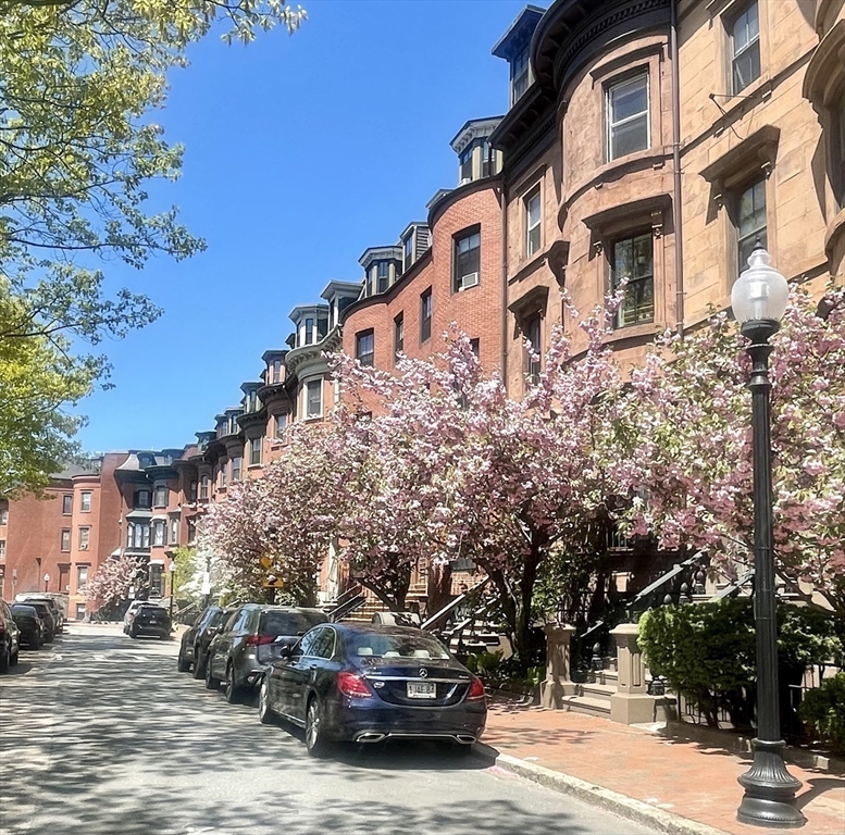 565 Massachusetts Ave # 5