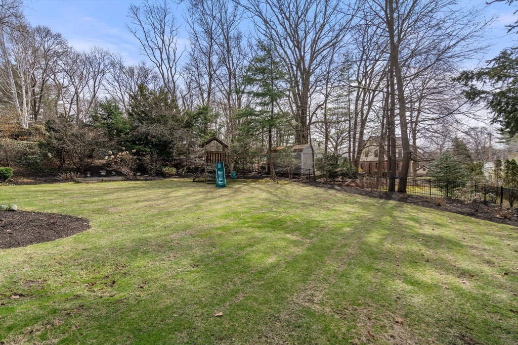 185 Valentine St