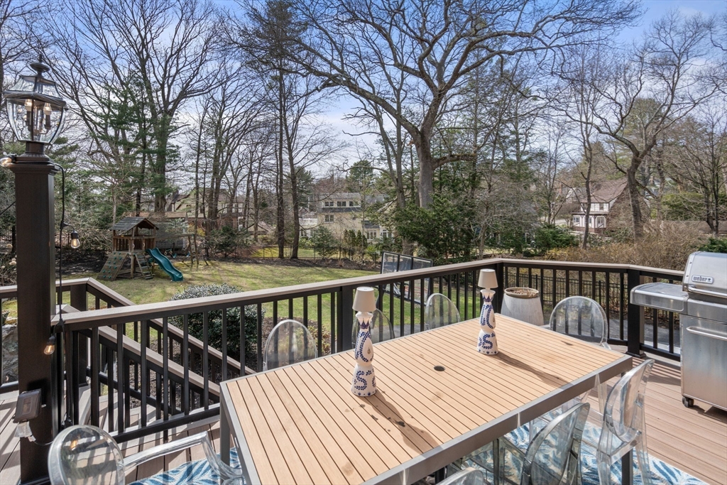 185 Valentine St