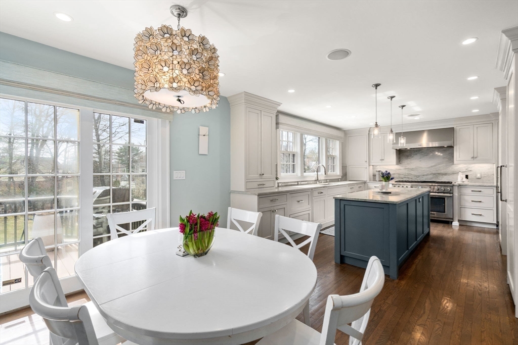 185 Valentine St