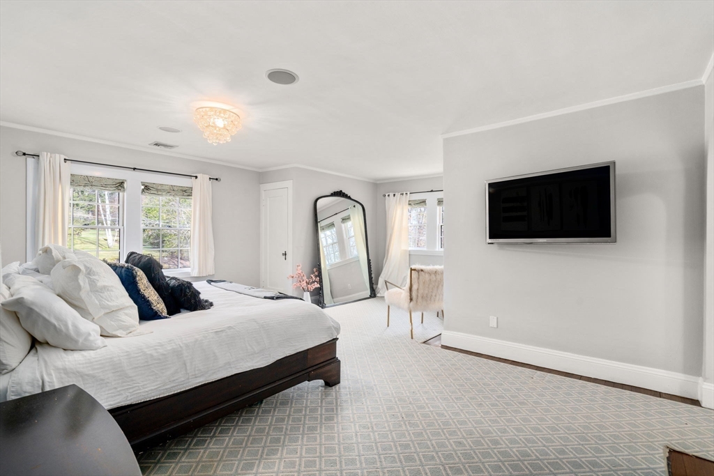 185 Valentine St