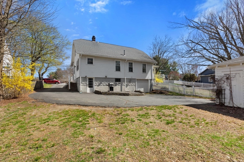 1206 Concord St